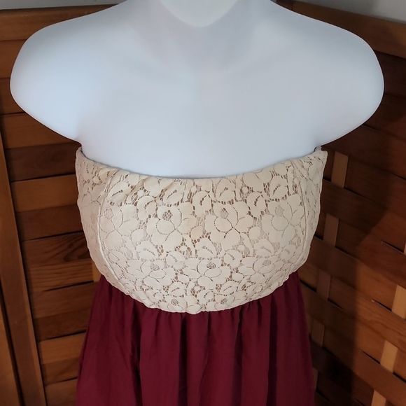 Body central strapless dress 👗 - Picture 2 of 10